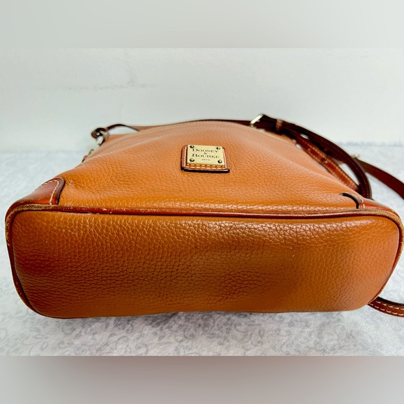 Dooney & Bourke Pebbled leather crossbody bag - Picture 10 of 13